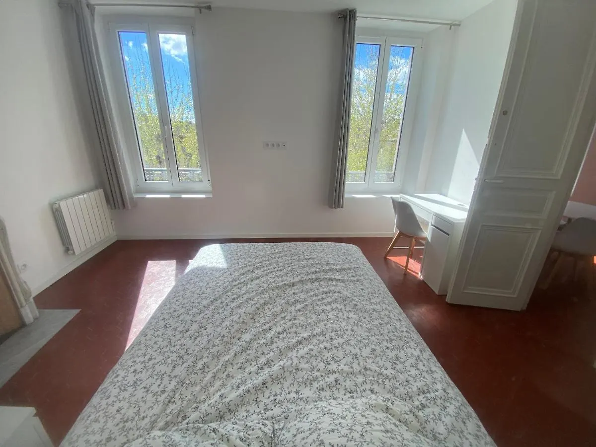 Appartement Charmant T3 Dans Le Centre Historique à Manosque France